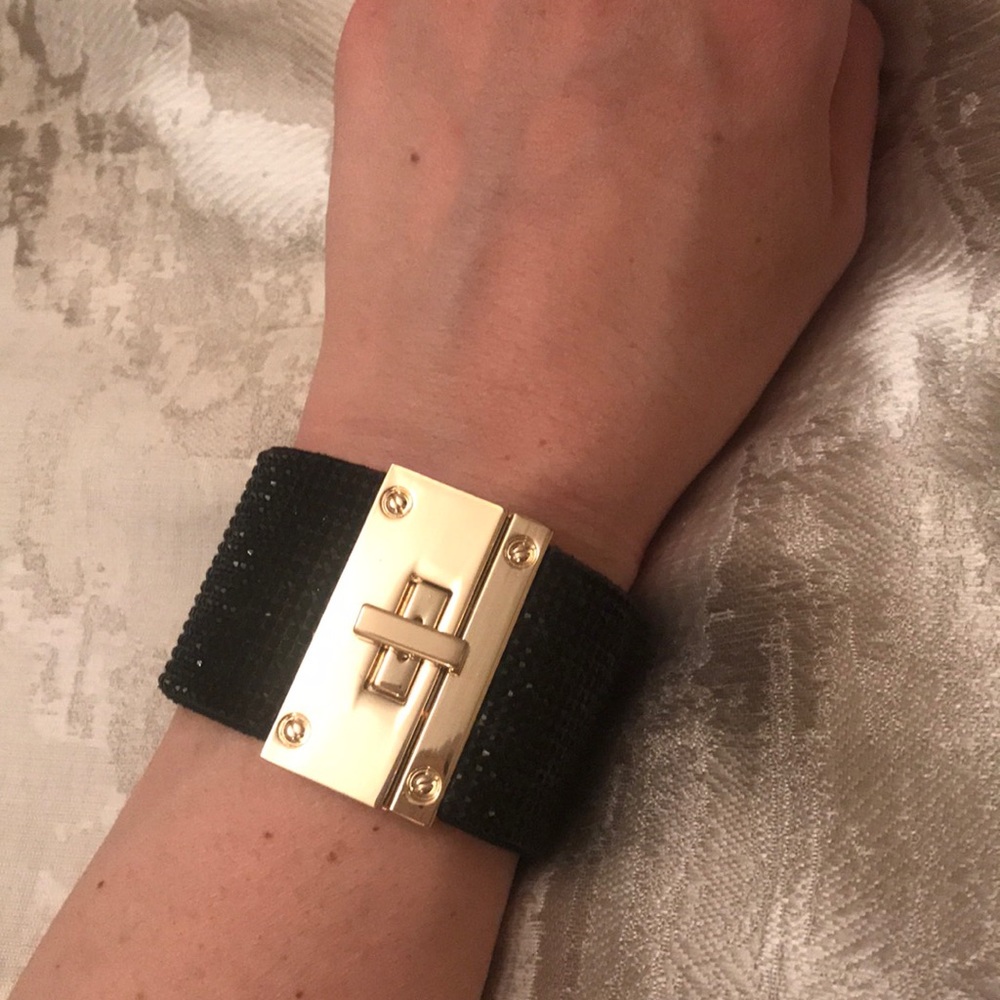 Cuff - Picture 2 of 4